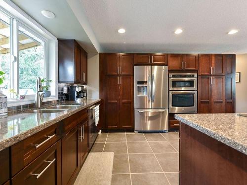 115 Birch Avenue, Kaleden, BC - Indoor Photo Showing Kitchen With Double Sink