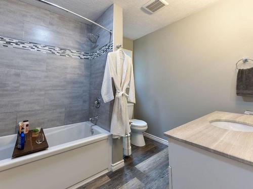 115 Birch Avenue, Kaleden, BC - Indoor Photo Showing Bathroom