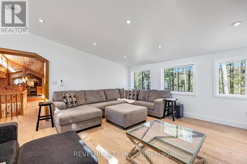 68 Bellehumeur Road, Tiny, ON - Indoor Photo Showing Living Room