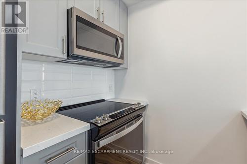 1001 - 450 Dundas Street E, Hamilton, ON - Indoor Photo Showing Kitchen