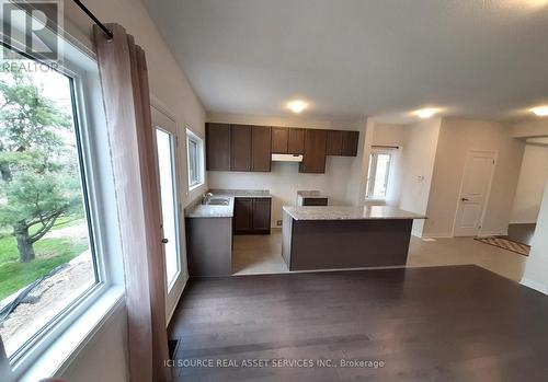 4073 Fracchioni Drive, Lincoln, ON - Indoor Photo Showing Kitchen With Double Sink