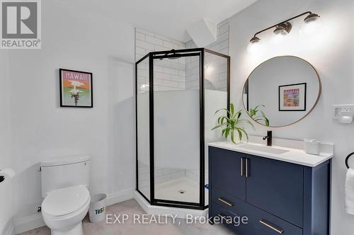 20 Carlton Place, Centre Wellington, ON - Indoor Photo Showing Bathroom