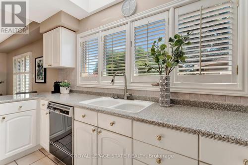 144 Cove Crescent, Hamilton, ON - Indoor Photo Showing Kitchen With Double Sink