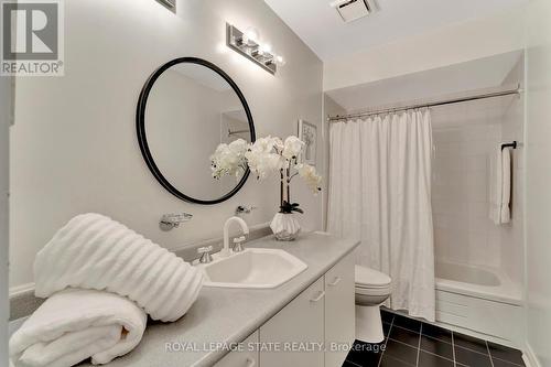 144 Cove Crescent, Hamilton, ON - Indoor Photo Showing Bathroom
