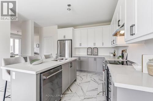 295 Trillium Court, Shelburne, ON - Indoor Photo Showing Kitchen With Stainless Steel Kitchen With Double Sink With Upgraded Kitchen