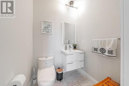 600 Maplehurst Avenue, Oakville, ON - Indoor Photo Showing Bathroom