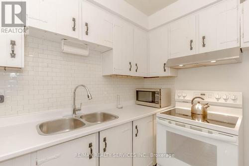 41 - 41 Baronwood Court, Brampton, ON - Indoor Photo Showing Kitchen With Double Sink