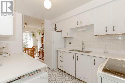 41 - 41 Baronwood Court, Brampton, ON - Indoor Photo Showing Kitchen With Double Sink