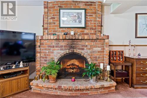 225 Anne Street, Niagara-On-The-Lake, ON - Indoor Photo Showing Living Room With Fireplace