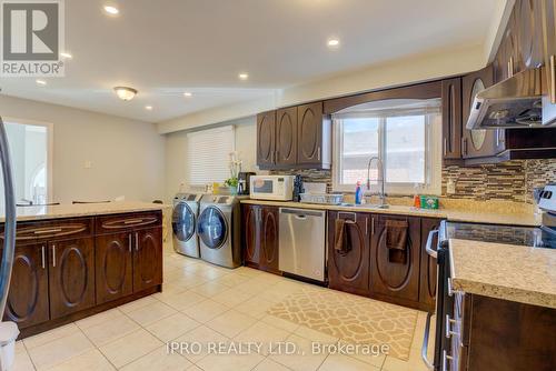 208 Meadows Boulevard, Mississauga, ON - Indoor Photo Showing Laundry Room
