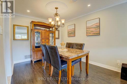 208 Meadows Boulevard, Mississauga, ON - Indoor Photo Showing Dining Room