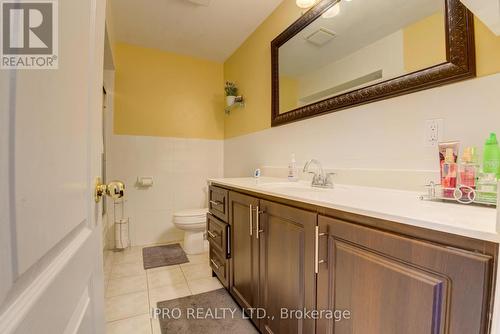 208 Meadows Boulevard, Mississauga, ON - Indoor Photo Showing Bathroom