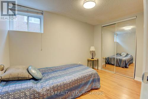 208 Meadows Boulevard, Mississauga, ON - Indoor Photo Showing Bedroom