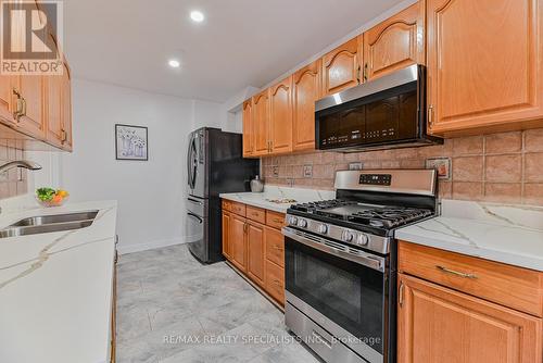 23 Gold Finch Court, Brampton, ON - Indoor Photo Showing Kitchen With Double Sink