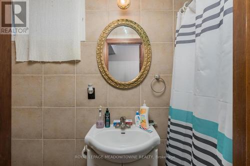 14 Sargent Road, Halton Hills, ON - Indoor Photo Showing Bathroom