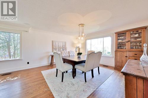 1570 Steveles Crescent, Mississauga, ON - Indoor Photo Showing Dining Room