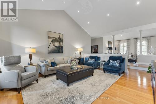14586 Kennedy Road N, Caledon, ON - Indoor Photo Showing Living Room