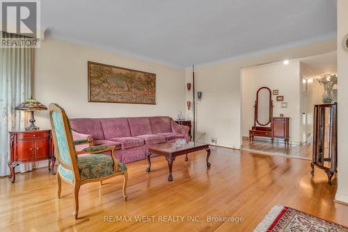 36 Diana Drive, Toronto, ON - Indoor Photo Showing Living Room