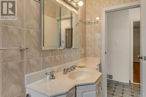 36 Diana Drive, Toronto, ON - Indoor Photo Showing Bathroom