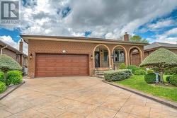 728 EVERSLEY DRIVE  Mississauga, ON L5A 2C9