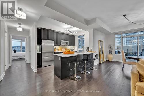 602 - 35 Fontenay Court, Toronto, ON - Indoor Photo Showing Kitchen With Upgraded Kitchen