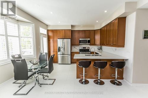 170 Fennamore Terrace, Milton, ON - Indoor Photo Showing Kitchen