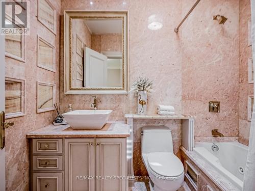 295 Belvenia Road, Burlington, ON - Indoor Photo Showing Bathroom