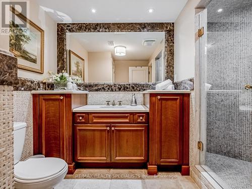 295 Belvenia Road, Burlington, ON - Indoor Photo Showing Bathroom