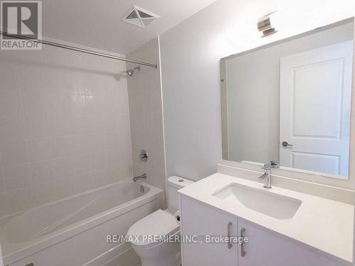 1011 - 20 Gatineau Drive, Vaughan, ON - Indoor Photo Showing Bathroom