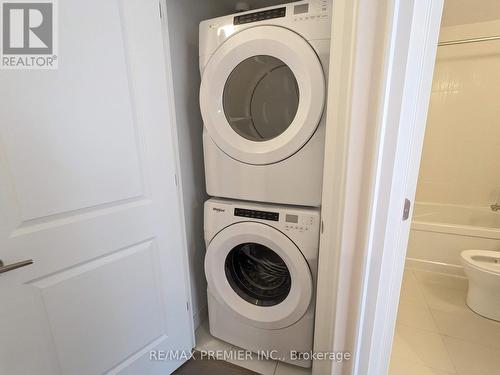 1011 - 20 Gatineau Drive, Vaughan, ON - Indoor Photo Showing Laundry Room
