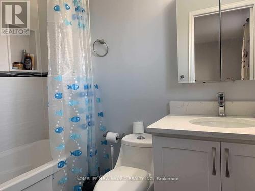 66 Cariglia Trail, Markham, ON - Indoor Photo Showing Bathroom