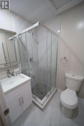 33 Millard Avenue E, Newmarket, ON - Indoor Photo Showing Bathroom