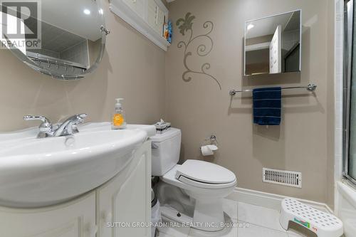 239 Rose Green Drive, Vaughan, ON - Indoor Photo Showing Bathroom