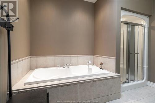 142 Nathalie St, Dieppe, NB - Indoor Photo Showing Bathroom