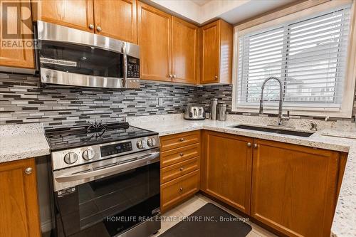 48 Prince Of Wales Drive, Barrie, ON - Indoor Photo Showing Kitchen
