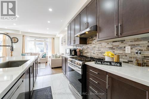 21 Arrowview Drive, Brampton, ON - Indoor Photo Showing Kitchen With Stainless Steel Kitchen With Upgraded Kitchen