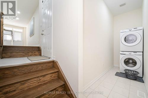 21 Arrowview Drive, Brampton, ON - Indoor Photo Showing Laundry Room
