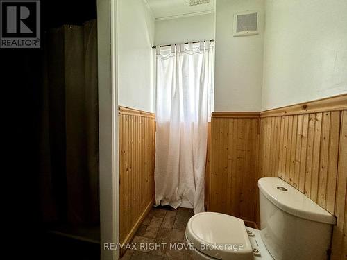 6541 Rama Road, Ramara, ON - Indoor Photo Showing Bathroom