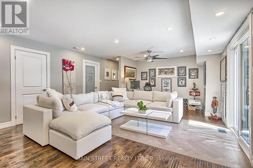 253 Knox Road E, Wasaga Beach, ON - Indoor Photo Showing Living Room