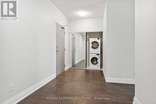 306 - 591 Sheppard Avenue E, Toronto, ON - Indoor Photo Showing Laundry Room