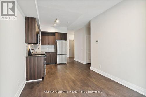 306 - 591 Sheppard Avenue E, Toronto, ON - Indoor Photo Showing Kitchen