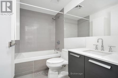404 - 50 Charles Street E, Toronto, ON - Indoor Photo Showing Bathroom