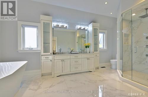 120 Homewood Avenue, Toronto, ON - Indoor Photo Showing Bathroom