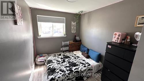 393 Vancouver Crescent, Oshawa, ON - Indoor Photo Showing Bedroom