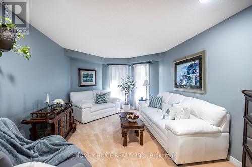 18 Jamieson Crescent, Whitby, ON - Indoor Photo Showing Living Room