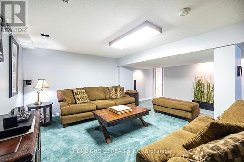 18 Jamieson Crescent, Whitby, ON - Indoor Photo Showing Living Room