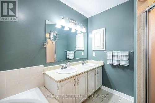 18 Jamieson Crescent, Whitby, ON - Indoor Photo Showing Bathroom