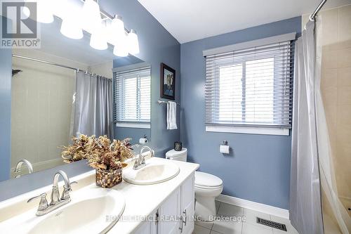 18 Jamieson Crescent, Whitby, ON - Indoor Photo Showing Bathroom