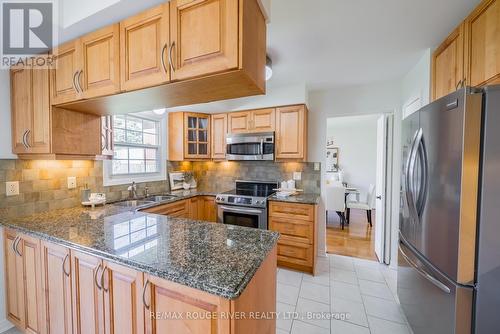 5 Karen Ann Crescent, Toronto, ON - Indoor Photo Showing Kitchen With Double Sink With Upgraded Kitchen