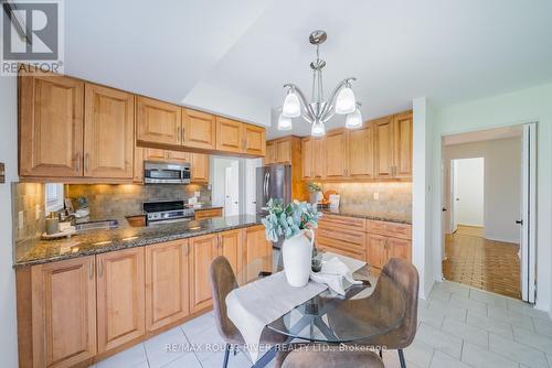 5 Karen Ann Crescent, Toronto (Woburn), ON - Indoor